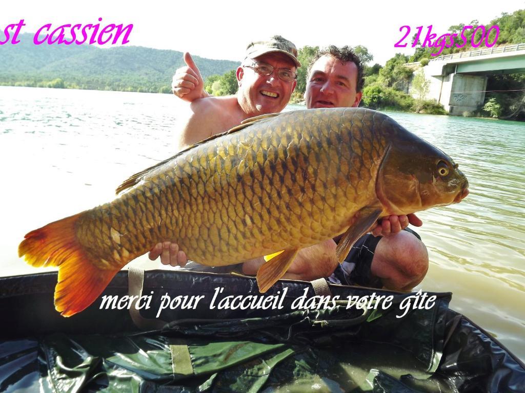 Gite De Saint Cassien Монтору Екстериор снимка